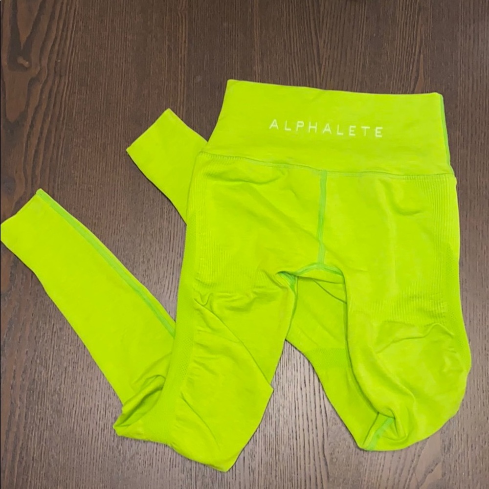 Alphalete aero leggings size small
